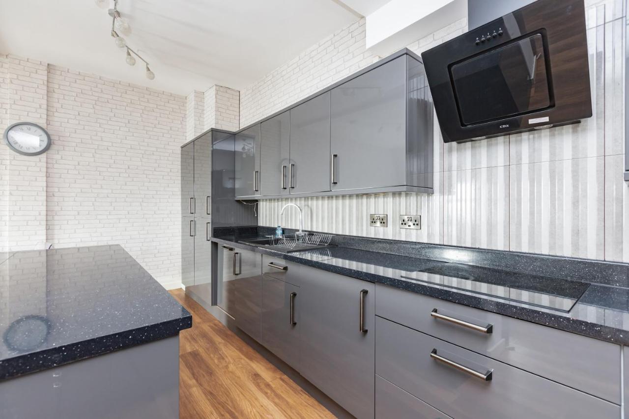 Manhattan Heights Apartment Maidstone Exterior photo