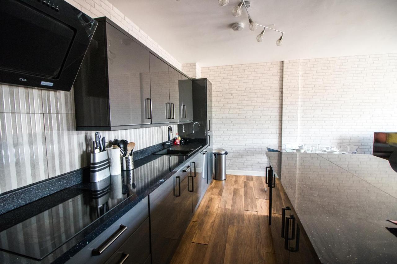 Manhattan Heights Apartment Maidstone Exterior photo