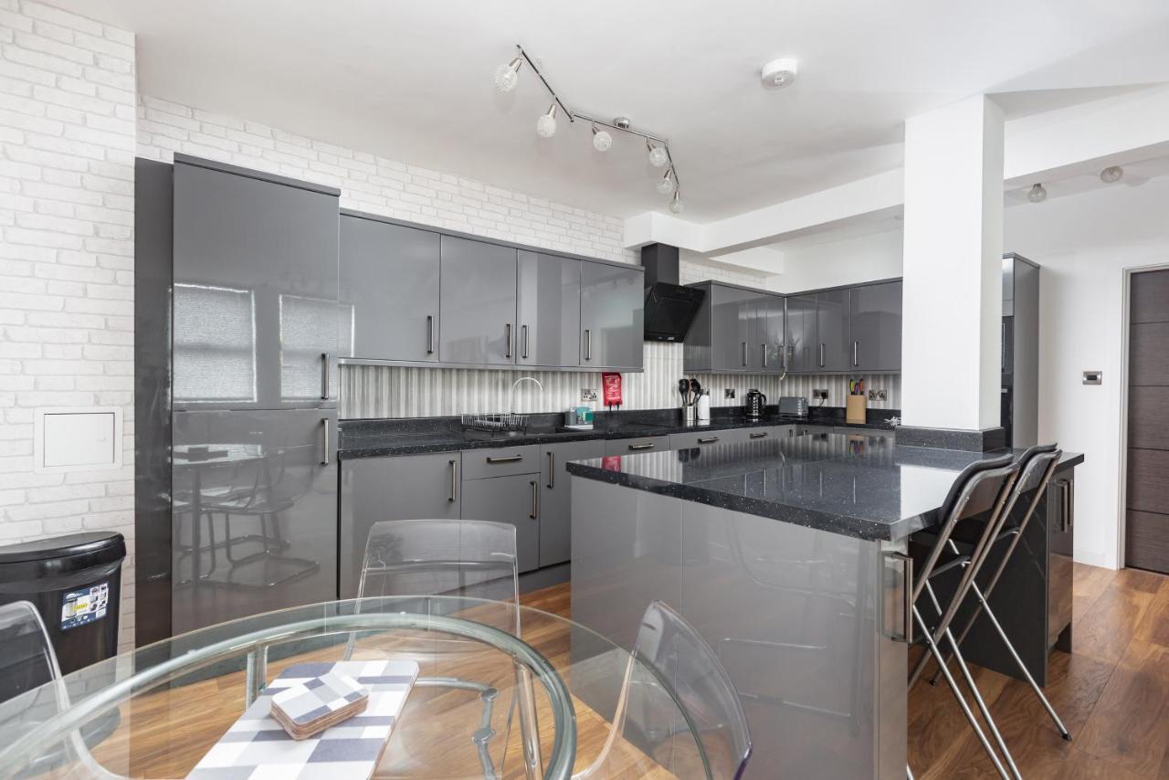 Manhattan Heights Apartment Maidstone Exterior photo